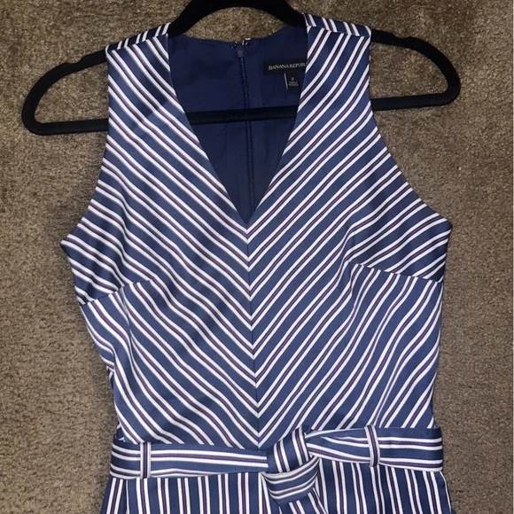 BANANA REPUBLIC - STRIPED V NECK SLEEVELESS JUMPSUIT - Picture 2 of 6